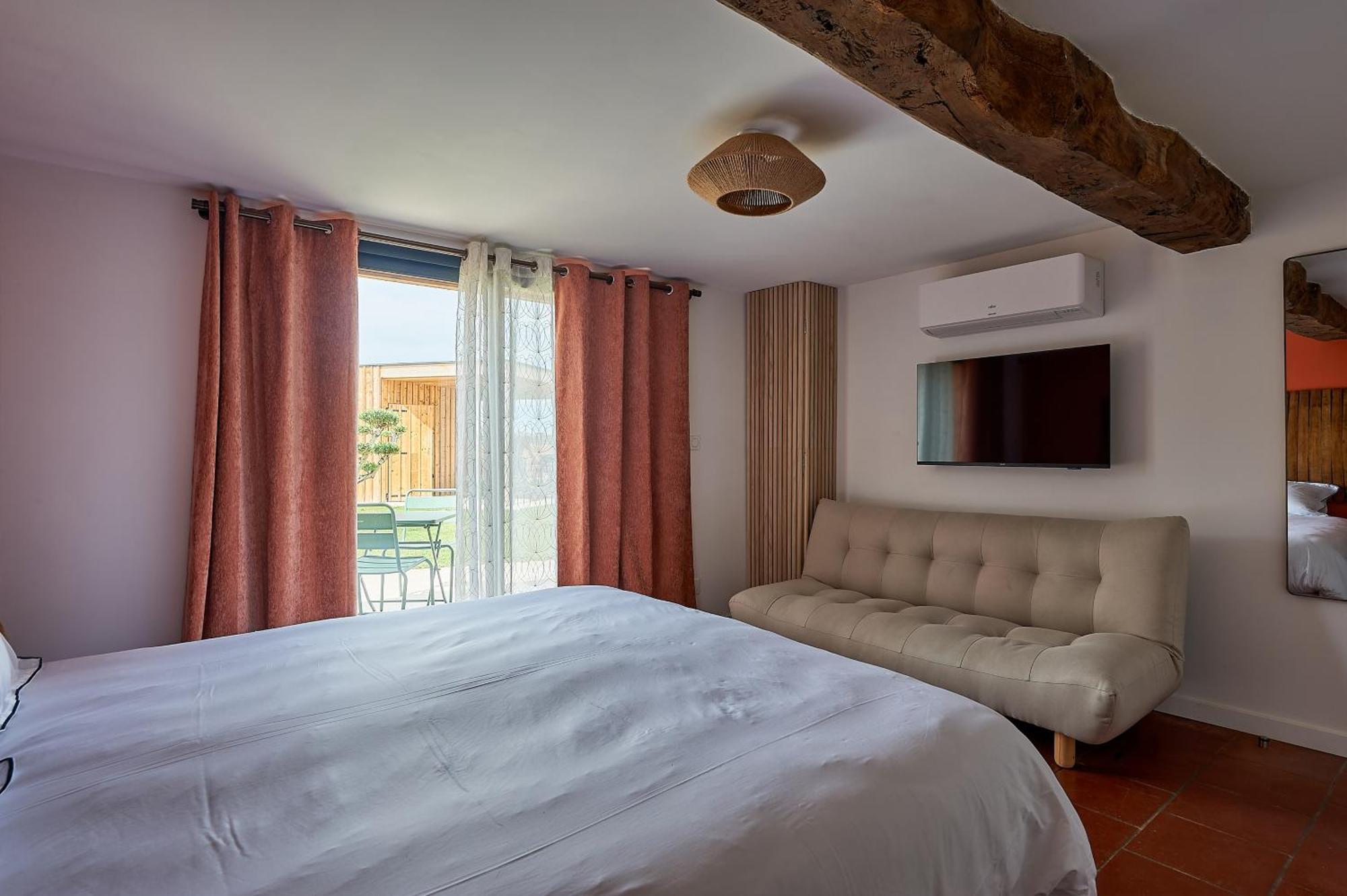 Le Repaire Lagardere Bed & Breakfast Lussac  Ngoại thất bức ảnh