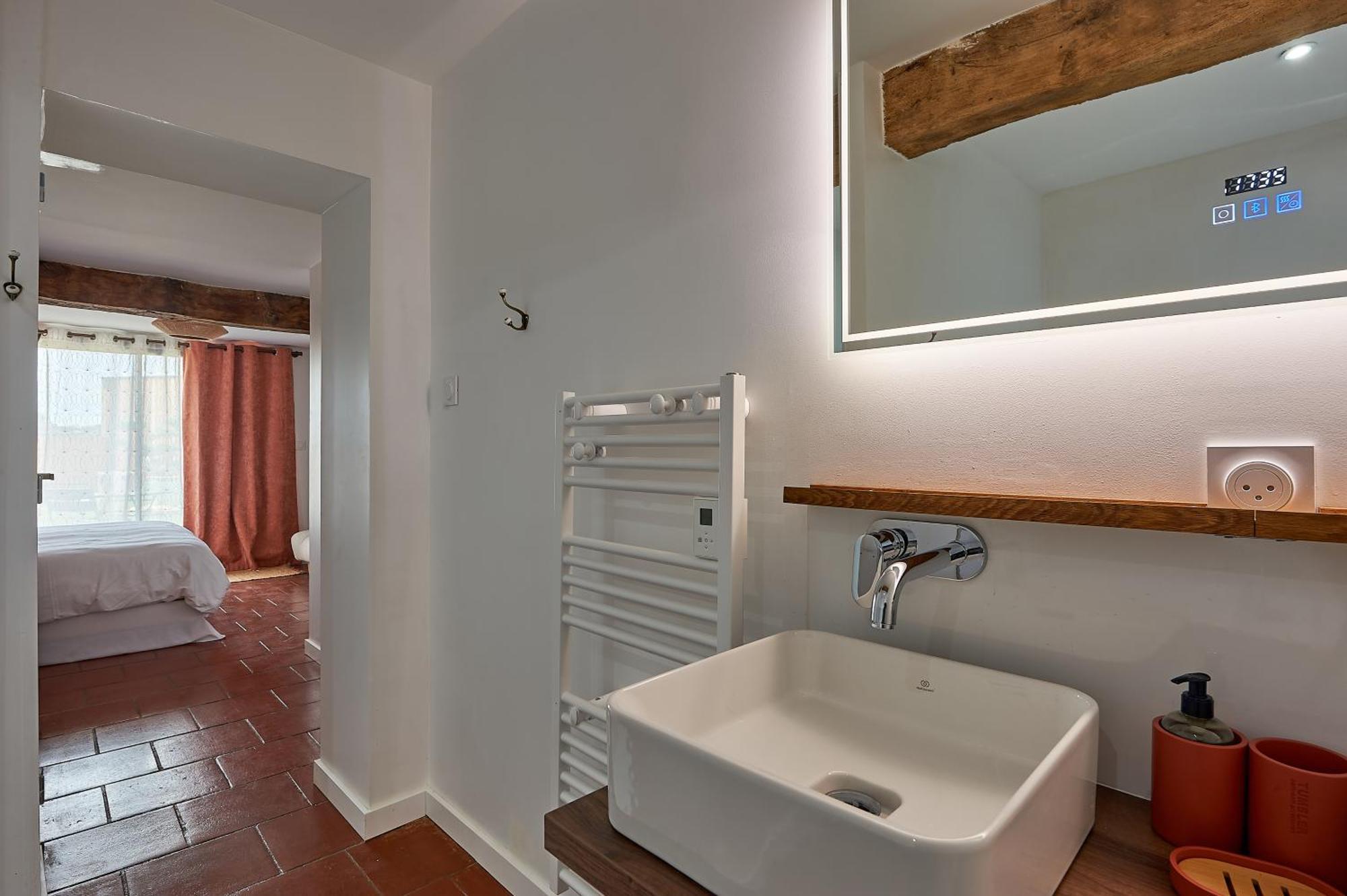 Le Repaire Lagardere Bed & Breakfast Lussac  Ngoại thất bức ảnh