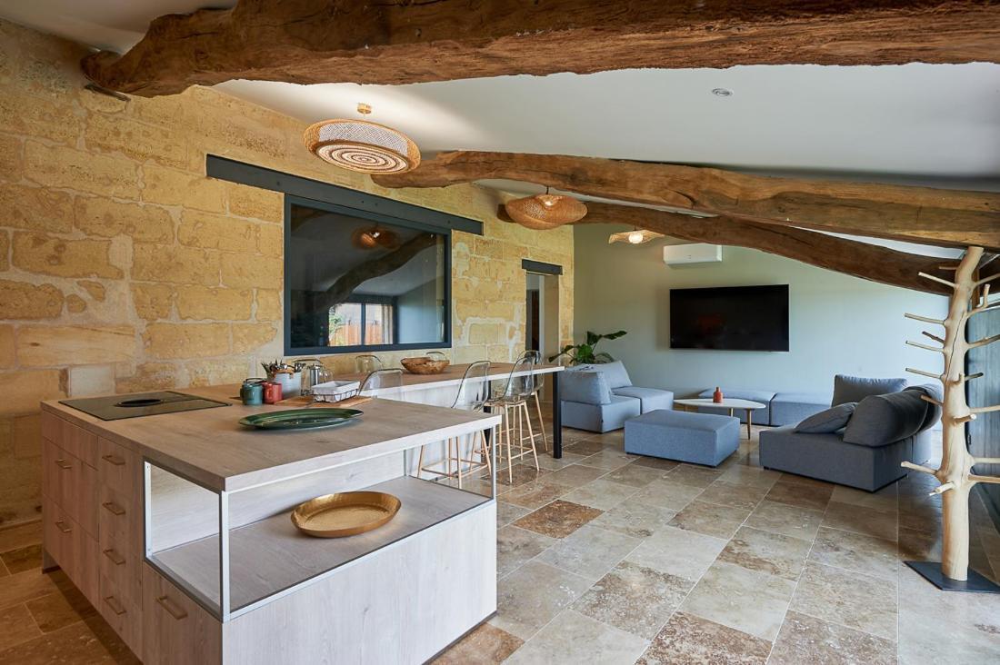 Le Repaire Lagardere Bed & Breakfast Lussac  Ngoại thất bức ảnh